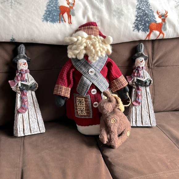 Bean bag cloth vintage Santa & two wooden caroling snowmen!!⛄️ 🎅🏻 - Picture 4 of 9